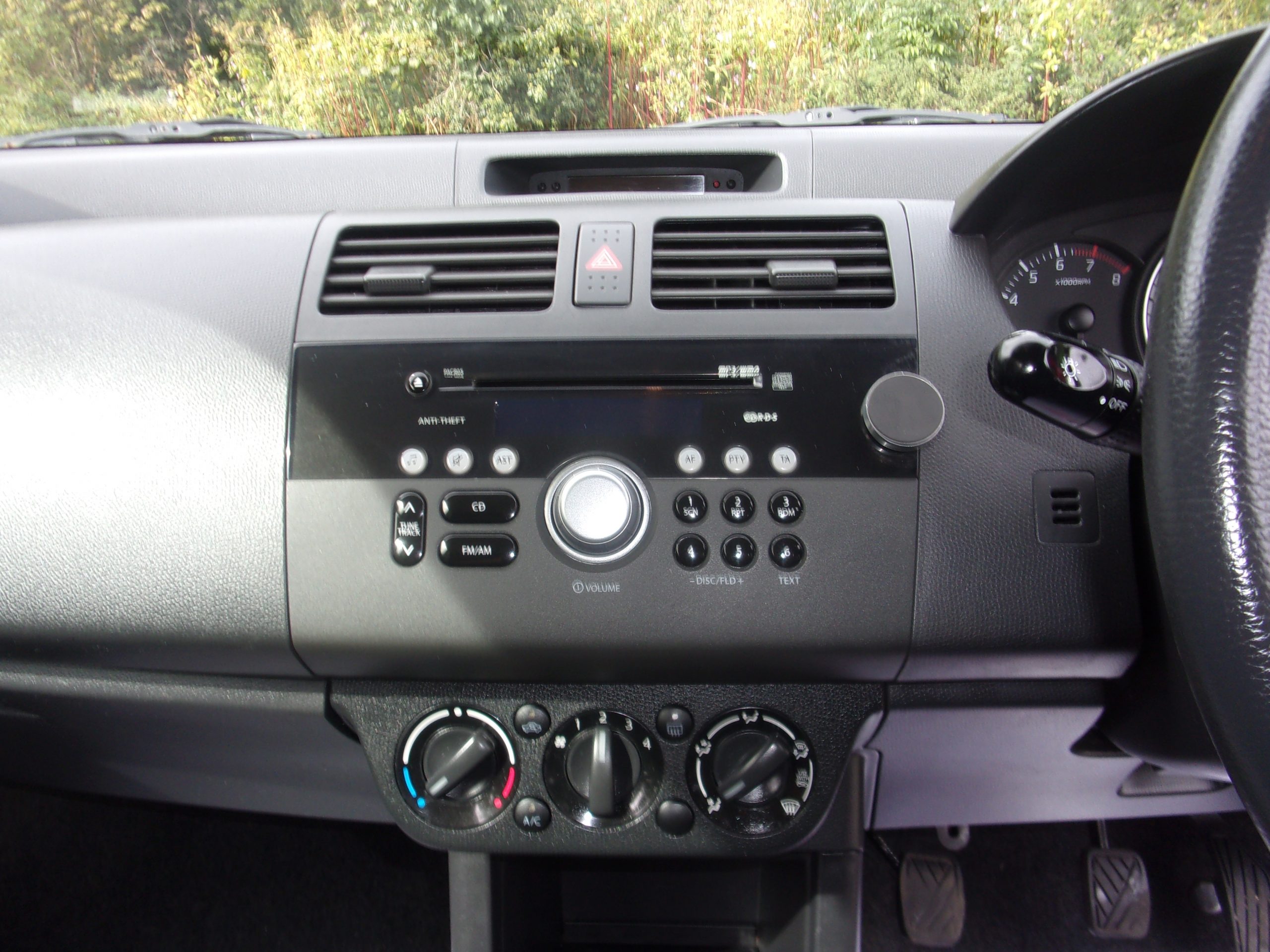 2010 10 Suzuki Swift SZ3 1.3 cc 5 Door