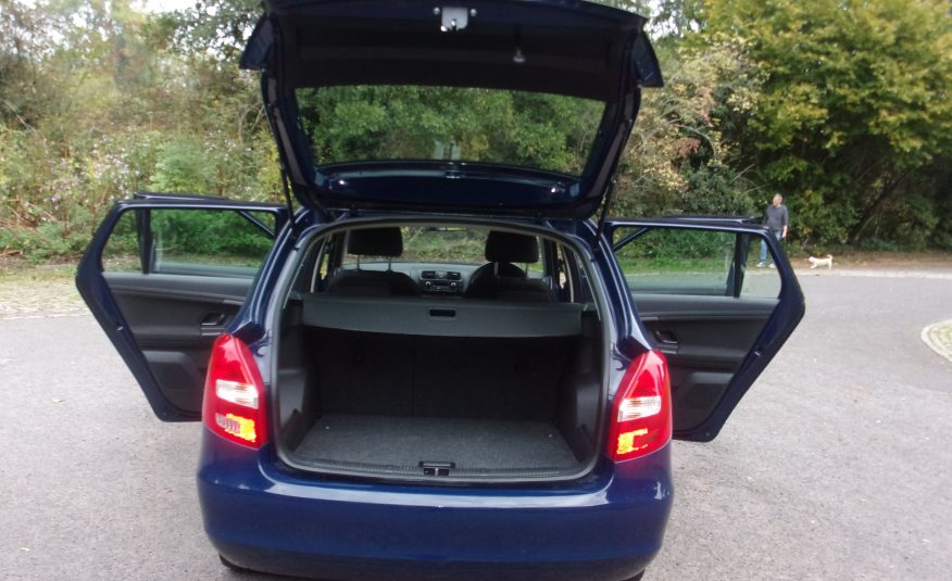 2014 63 Skoda Fabia Elegance 1.6cc TDI CR 105 Bhp Estate