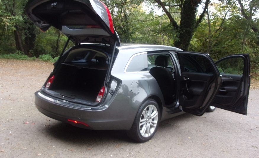 2010 10 Vauxhall Insignia Exclusive 2.0cc 160 Bhp CDTI Estate