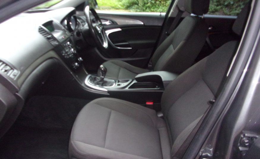 2010 10 Vauxhall Insignia Exclusive 2.0cc 160 Bhp CDTI Estate